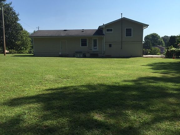 5th image of 406 Oakwood Ter