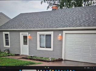 639 Colonial Dr, Machesney Park, IL 61115