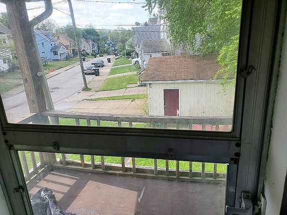5th image of 13622 Caine Ave