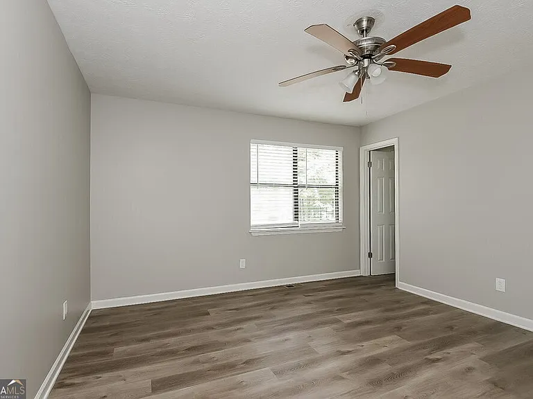 4160 Woodcrest Dr — Photo 11