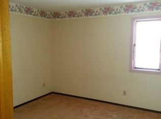 4898 W Hidden Valley Dr, Savage, MN 55378