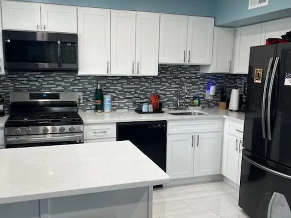 6290 Rose Hill Ct #D64, Alexandria, VA 22310