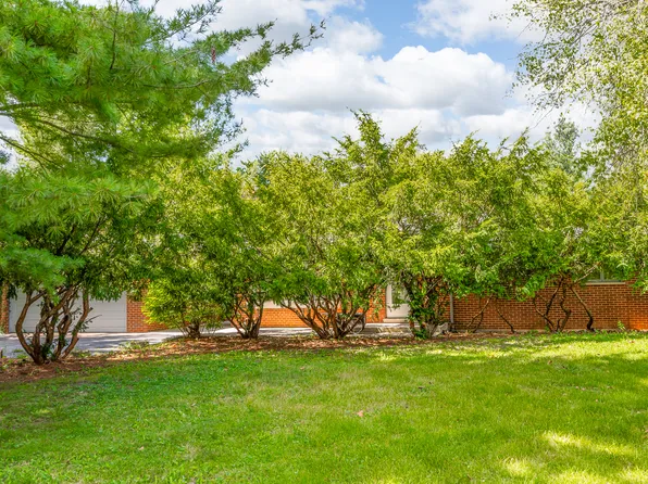 3N424 Elm Ct, West Chicago, IL 60185