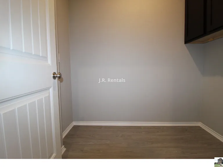 227 Green Valley Dr — Photo 9