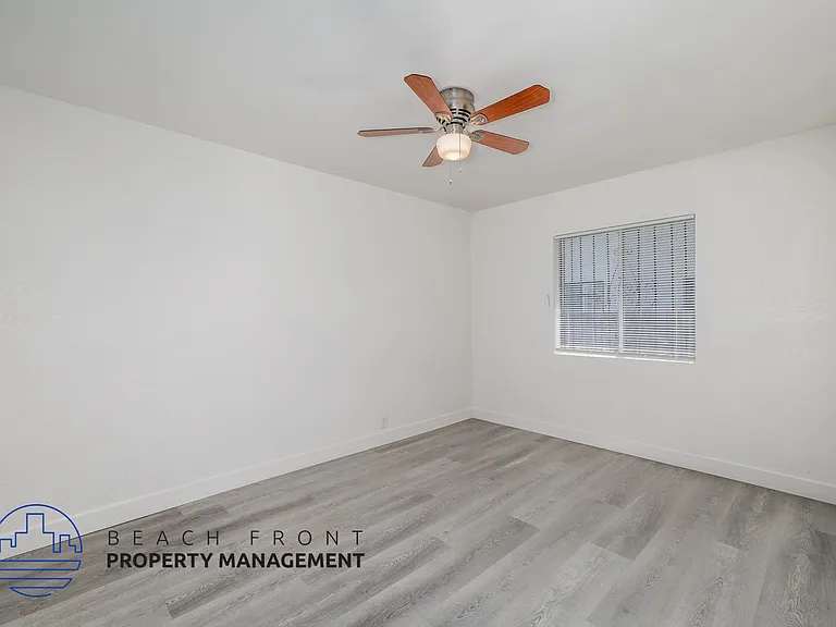903 N Sloan Ave — Photo 6