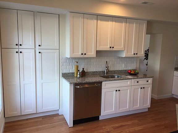 3rd image of 7 Buck St #1