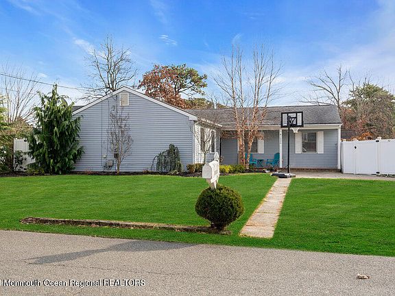 3rd image of 1000 3rd Avenue
