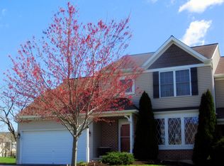4246 Green Park Dr, Mount Joy, PA 17552