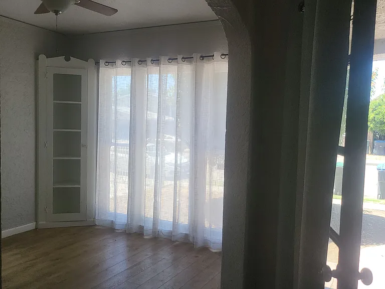 432 S Bridge St — Photo 3
