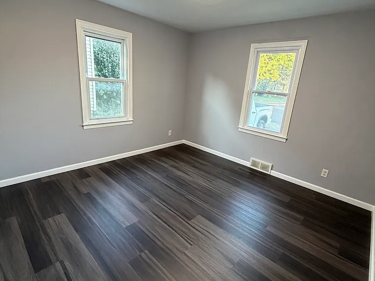 428 Boston St — Photo 6
