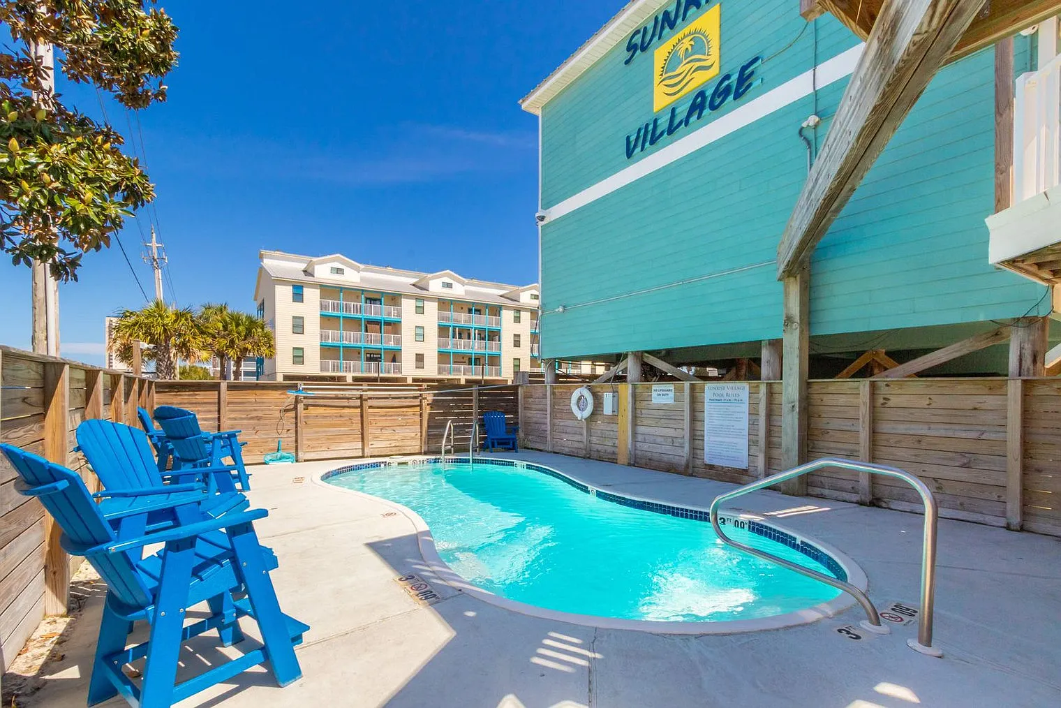 2 bed, 1.0 bath, 893 sqft, $2,792 — Photo 4