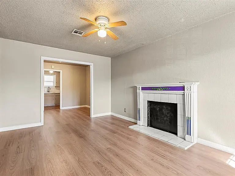 1313 Bellevidere Dr — Photo 4