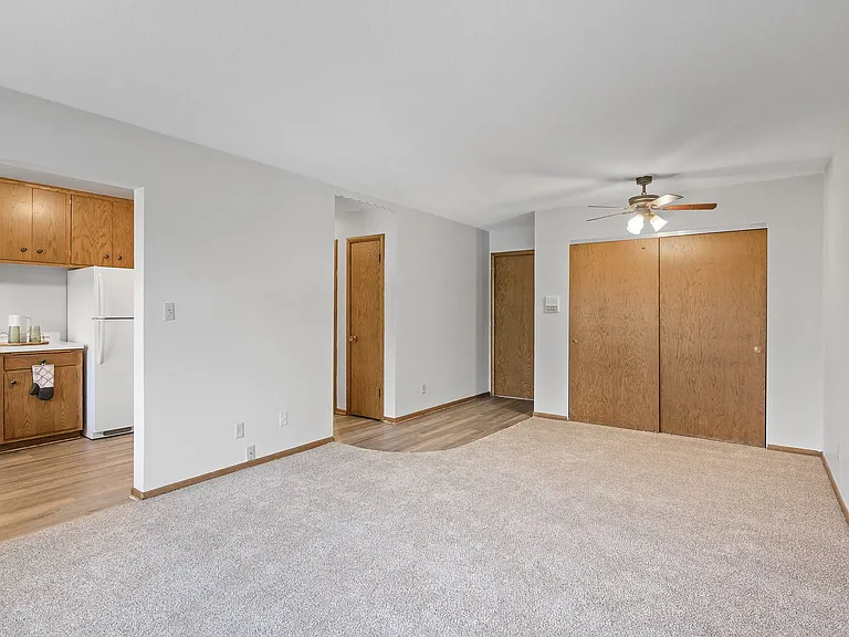 Imperial Heights Apartments — Photo 19