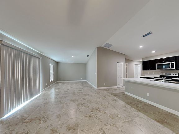 4th image of 206 Bali St SE