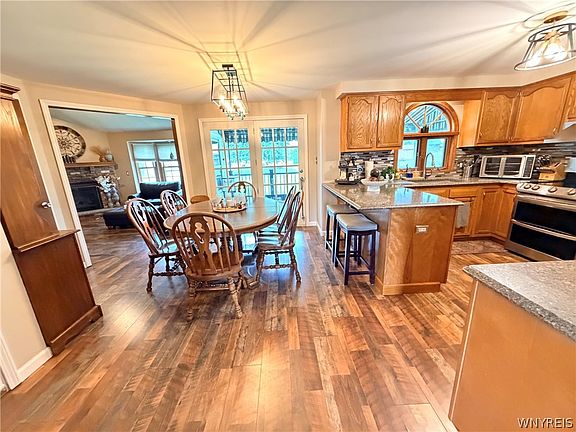 4th image of 5220 Kennedy Cres