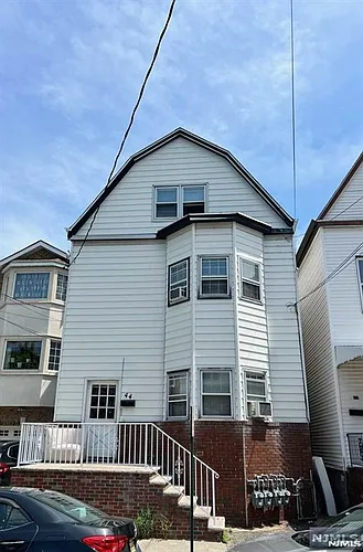 44 Washington St Photo 1