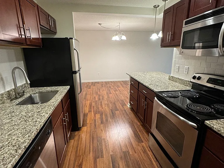 Heritage Village Apartments — Photo 23
