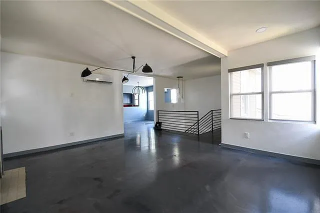 3402 Octavia St — Photo 3