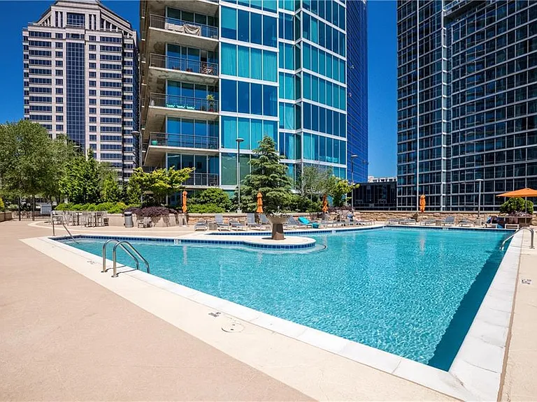 1080 Peachtree St NE #1411 — Photo 46