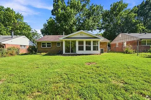3rd image of 2038 College View Rd