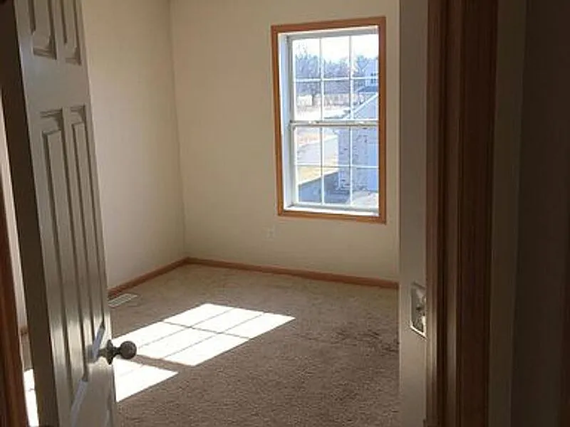 3 bed, 3.0 bath, 1540 sqft, $2,195 — Photo 4
