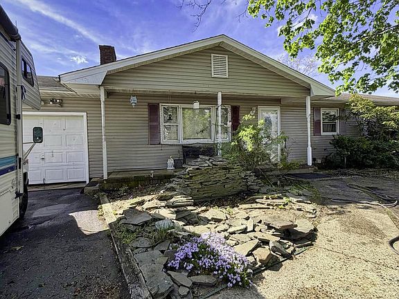 4th image of 1616 2nd Avenue