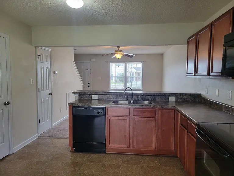 1002 Ornate Dr — Photo 29