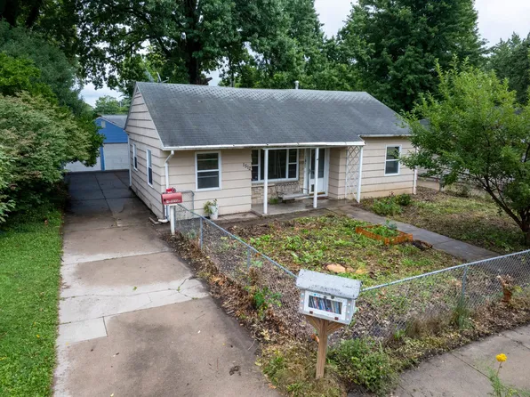 1512 Carroll Ave, Ames, IA 50010