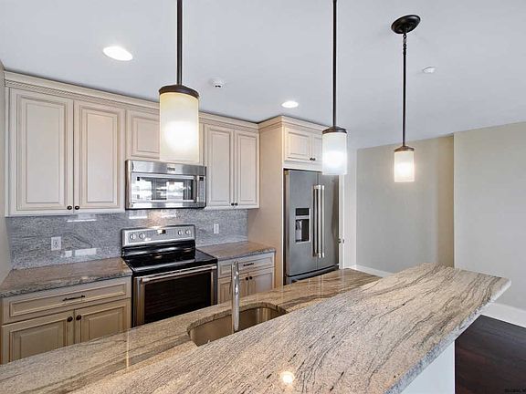 2nd image of 510 Saratoga Rd #3H
