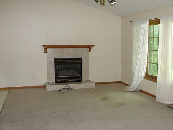 2nd image of 2660 NE 7th Ave