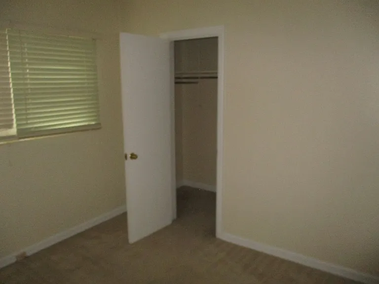 1020 Edgewater Dr — Photo 9