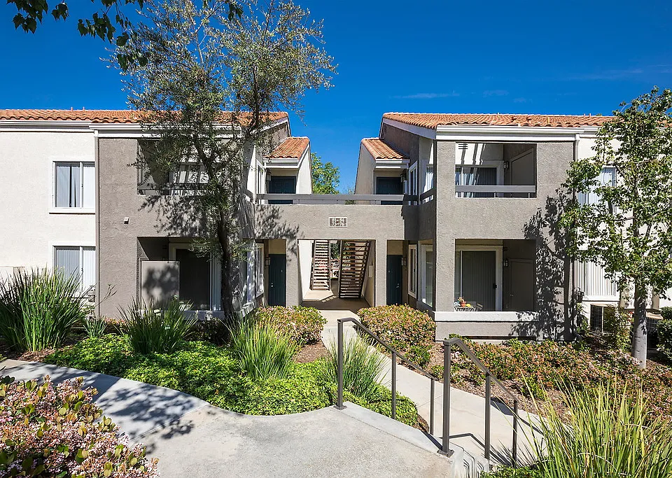 Emerald Pointe