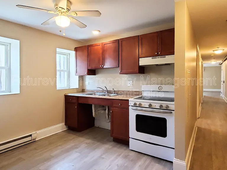 112 N Center St #8 — Photo 2