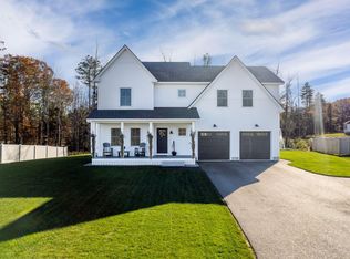 6 Hayfield Ln, Windham, ME 04062