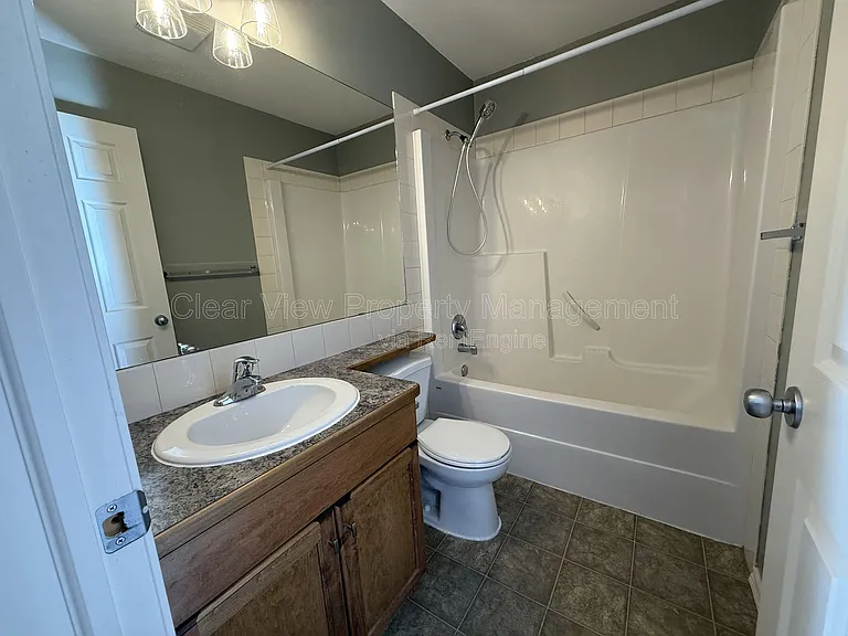 153 Silkstone Rd W #2 — Photo 14