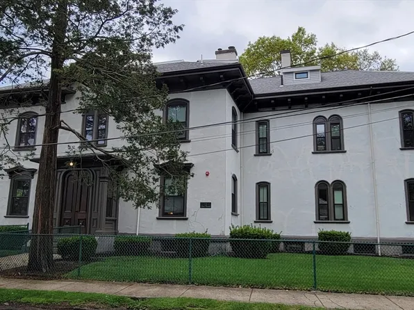 73 Elm Rd APT 8, Newtonville, MA 02460