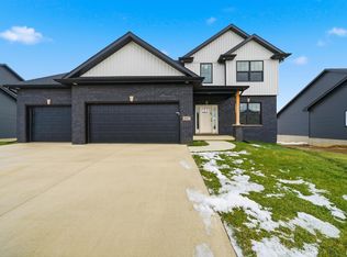 1617 Rustic Oak Dr, Washington, IL 61571