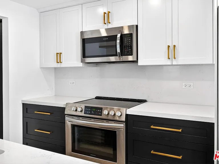 10535 Wilshire Blvd #411 — Photo 8