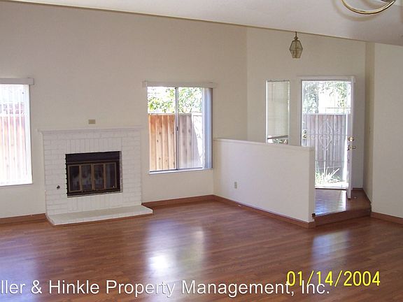 2nd image of 2922 Vista Creek Dr