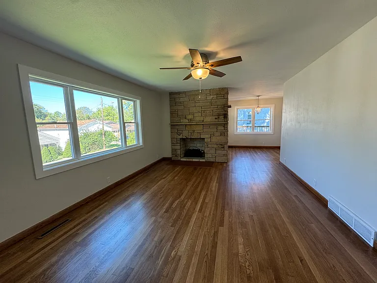 928 Meadow Dr — Photo 6