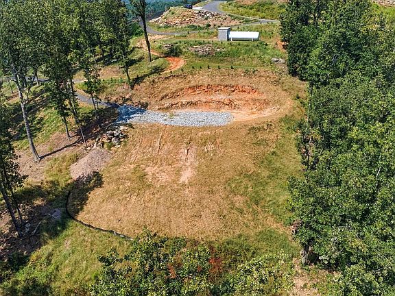 4th image of 103 Blue Stone Dr