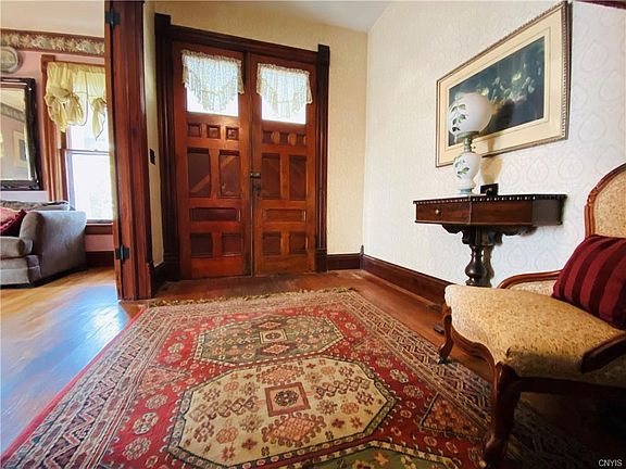 4th image of 12 Elm Ave
