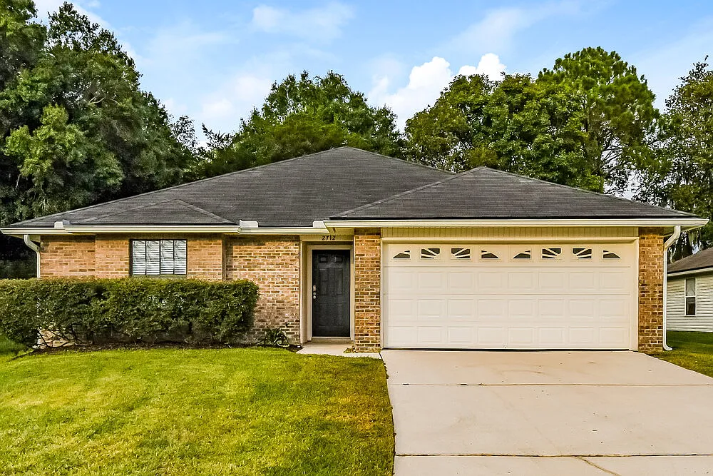 3 bed, 2.0 bath, 1459 sqft, $1,760 — Photo 1
