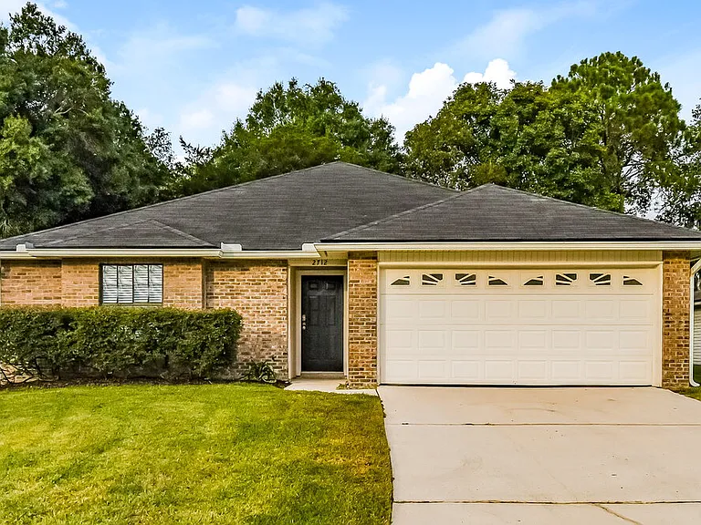2712 Secret Harbor Dr — Photo 1