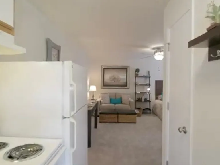 1302 Byrne Ave #4 — Photo 2