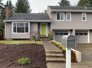 1963 SW Camelot Ct, Portland, OR 97225