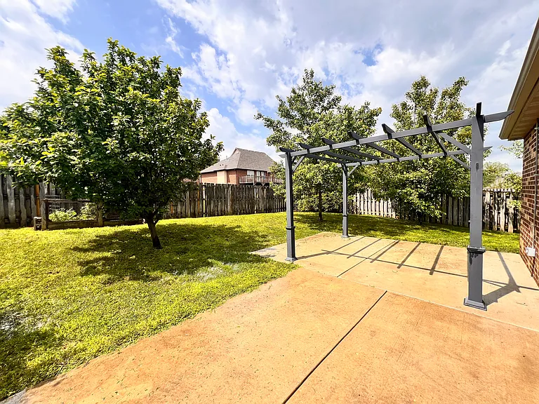 822 E Crystal Ave — Photo 23