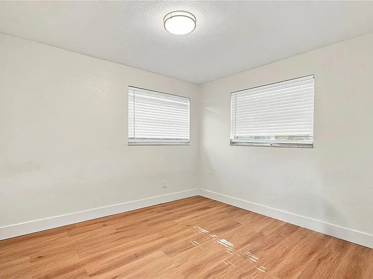 6701 S West Shore Blvd #7 — Photo 16