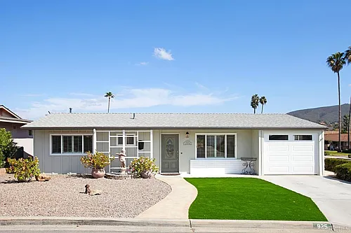 925 La Fiesta Way Photo 1