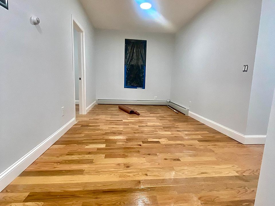 1st image of 1421 Needham Ave Floor 1